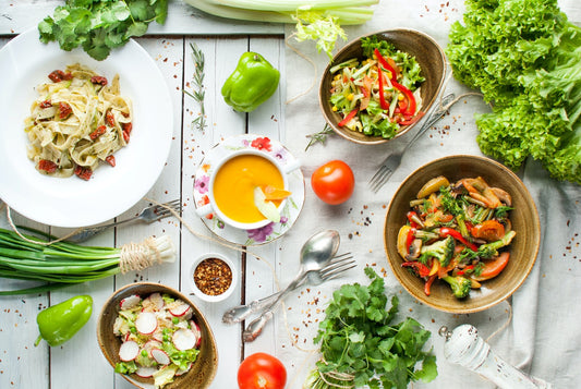 Dieta wegańska – czy jest zdrowa? Jak bilansować posiłki roślinne?